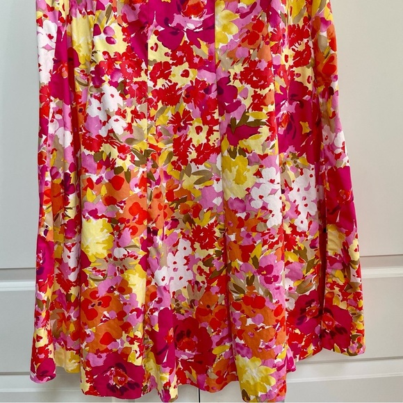 Dressbarn Bright Floral Sleeveless Zip Back Lined Woman's Knee Length Dress - Picture 3 of 12